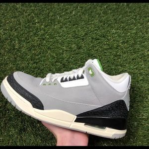 SOLD Jordan 3 Chlorophyll (2018)